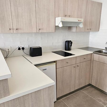 Les Palmiers Sunorama Beach Apartments Ларнака Экстерьер фото