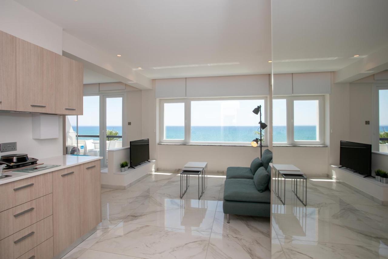 Les Palmiers Sunorama Beach Apartments Ларнака Экстерьер фото
